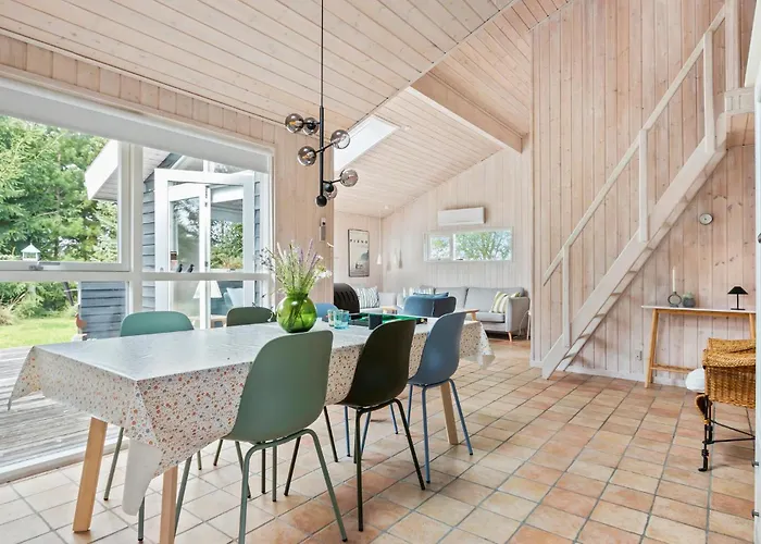 Vakantiehuis Gorgeous In With Sauna