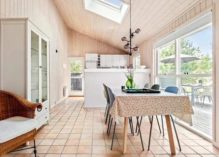 Vakantiehuis Gorgeous In With Sauna *